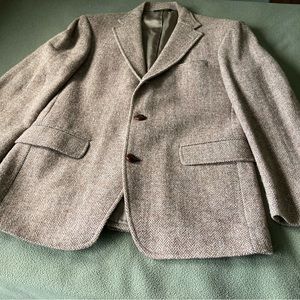 Orvis wool herringbone jacket. Marked 40R but seems small see measurements